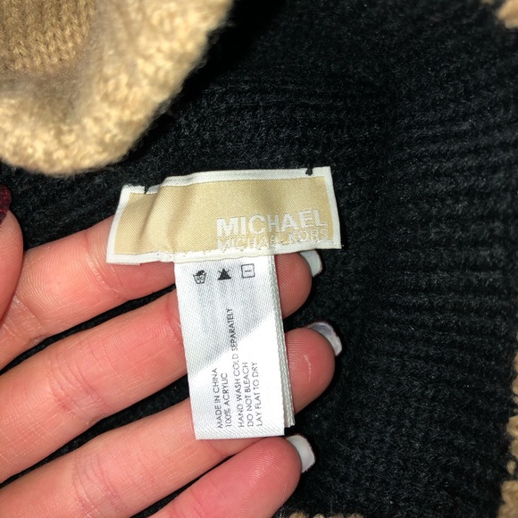 Michael Kors Beanie - Picture 3 of 3